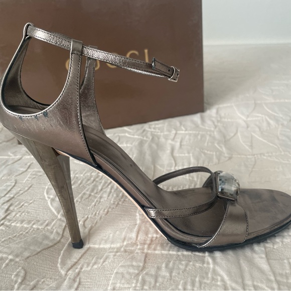 Gucci Authentic Sandal Heels. Grey Silver size 8. - Picture 6 of 16